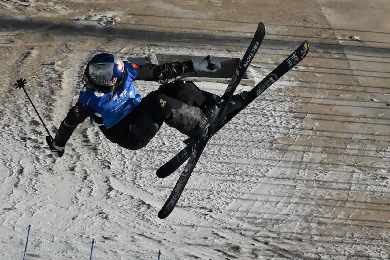 Eine Akrobatin: Eileen Gu © APA/afp / ADEK BERRY