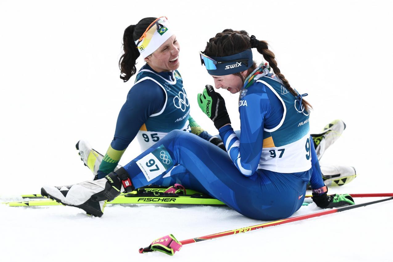 Eine brasilianische Langläuferin: Bruna Moura (links) © ANSA / FILIP SINGER