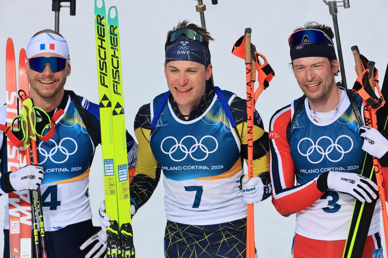Emilien Jacquelin (l.) und Sturla Holm Laegreid liefen mit Olympiasieger Martin Ponsiluoma aufs Podest. © ANSA / PIERRE TEYSSOT