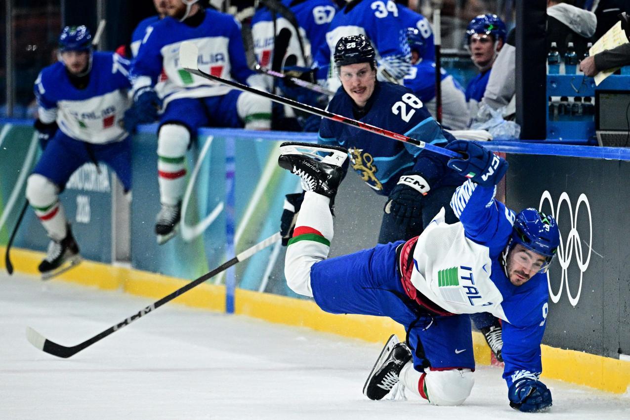 Italien tat sich gegen die Finnen sehr schwer. © APA/afp / JULIEN DE ROSA