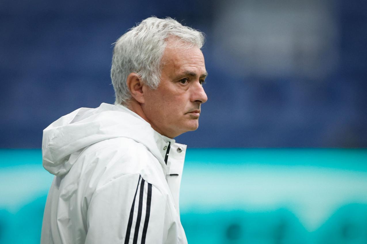 Jose Mourinho ist am Mittwoch gesperrt. © APA/afp / OSCAR DEL POZO