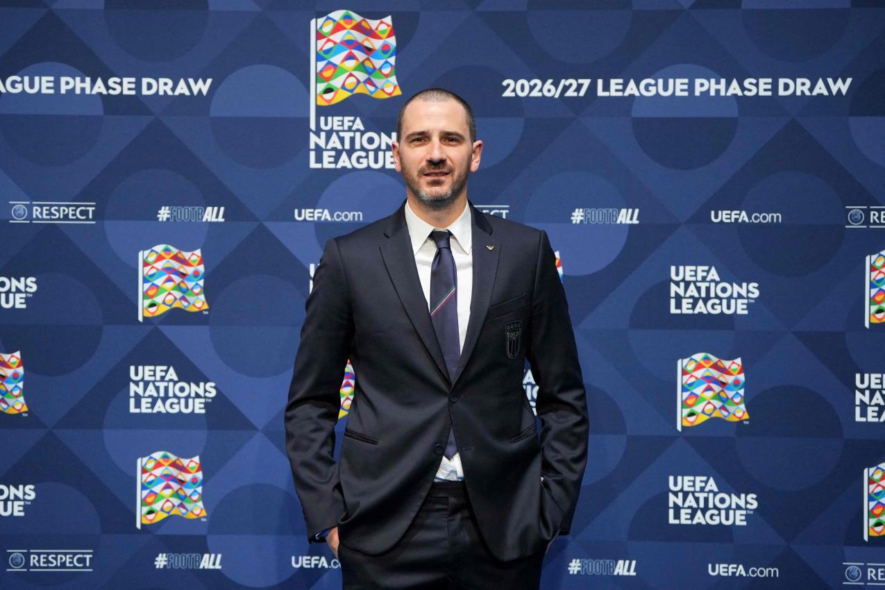 Leonardo Bonucci trifft als Mitglied des Trainerteams der Azzurri auf hochkarätige Gegner. © APA/afp / PAU BARRENA