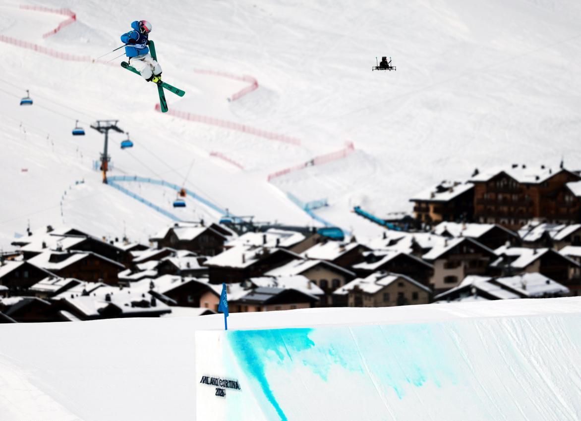 Maria Gasslitter bei ihrer Olympia-Premiere in Livigno. © ANSA / ALEX PLAVEVSKI