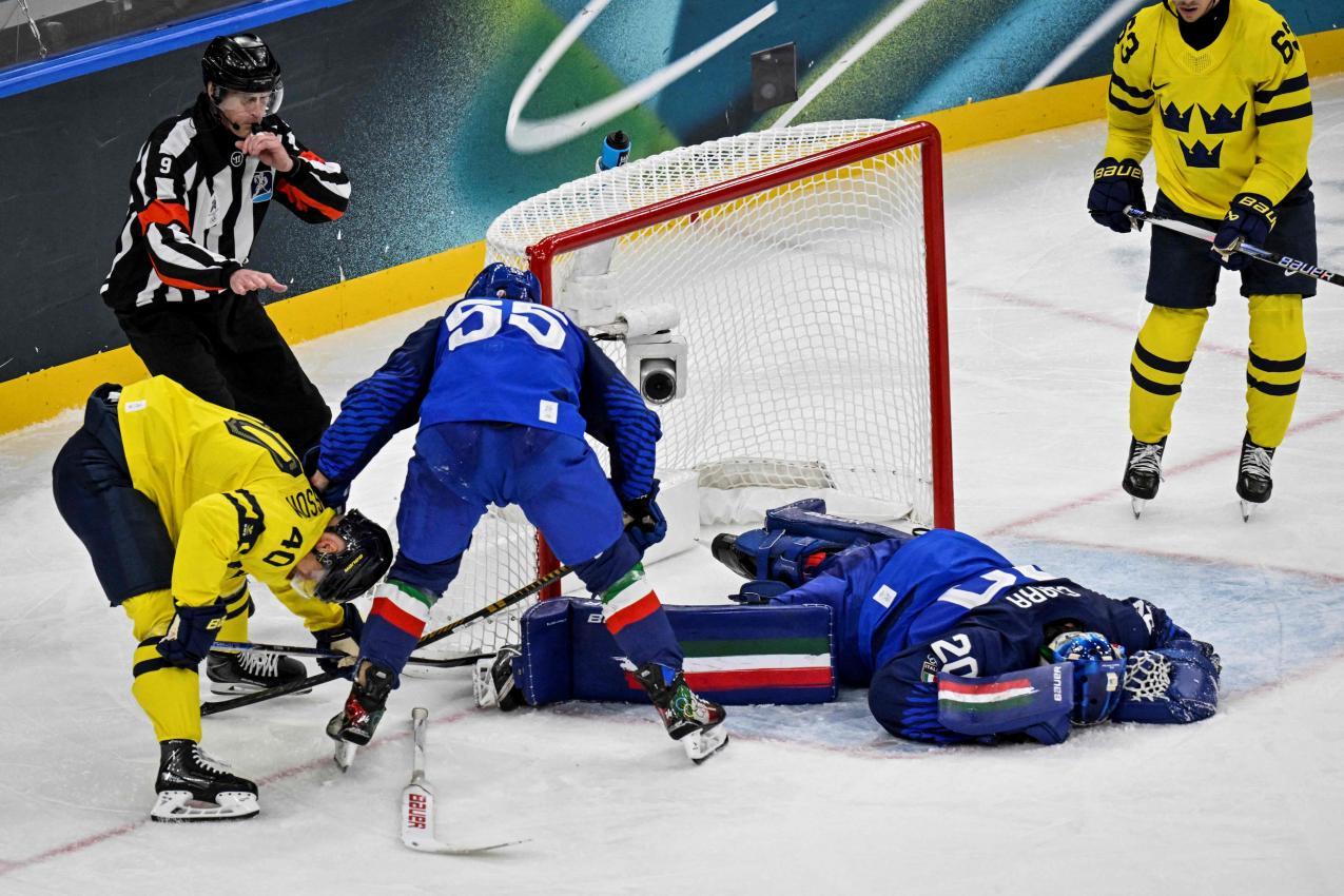 Nach dieser Parade ging es für Damian Clara nicht mehr weiter. © APA/afp / ALEXANDER NEMENOV