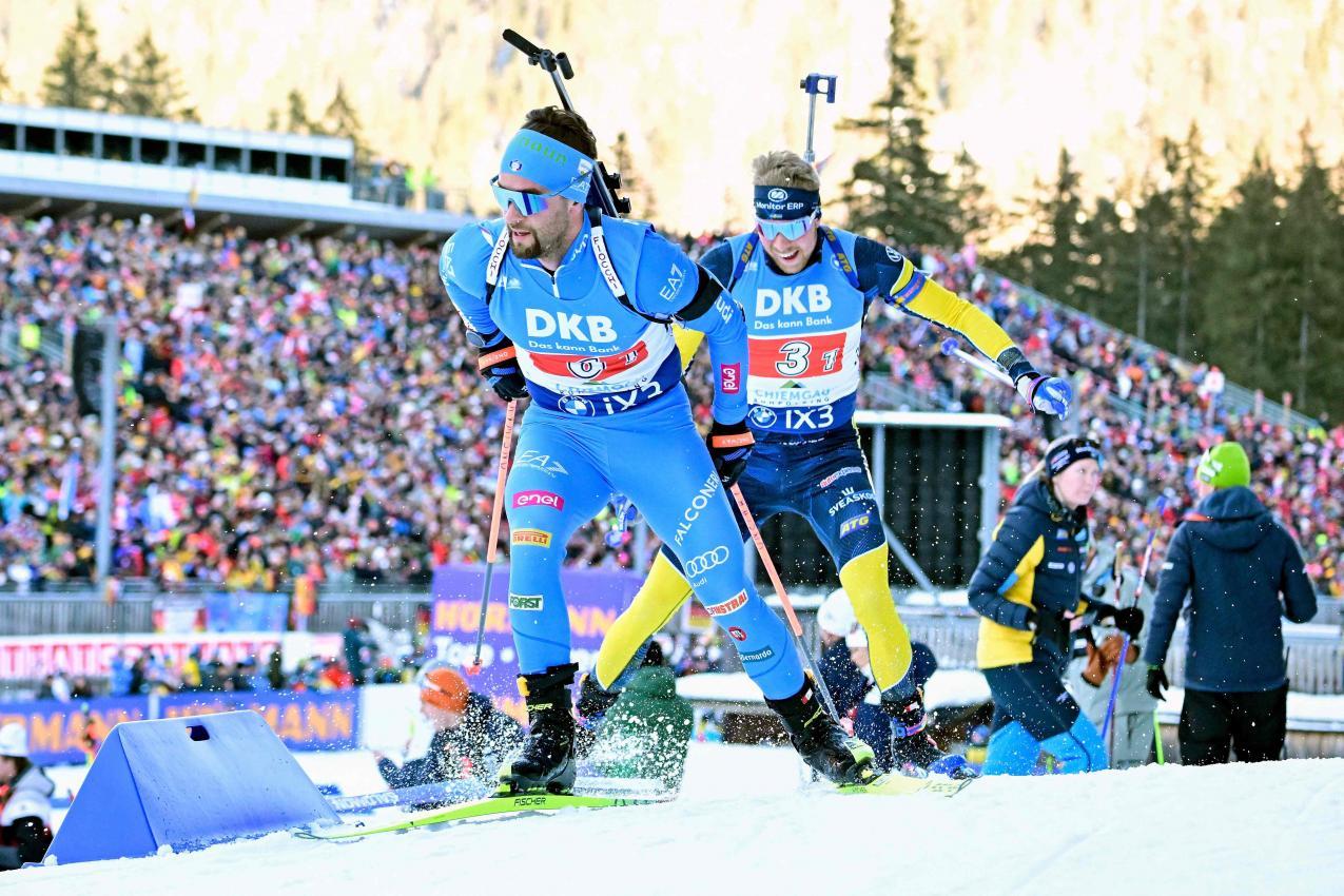 Patrick Braunhofer ist – hinter Tommaso Giacomel und Lukas Hofer – zurzeit Italiens drittbester Biathlet. © APA/afp / TOBIAS SCHWARZ