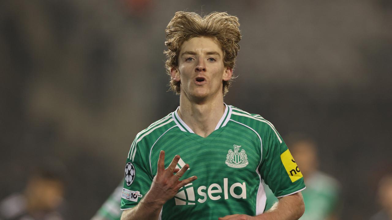 Schoss Newcastle United mit vier Treffern zum Sieg: Anthony Gordon. © APA/AFP / GIORGI ARJEVANIDZE