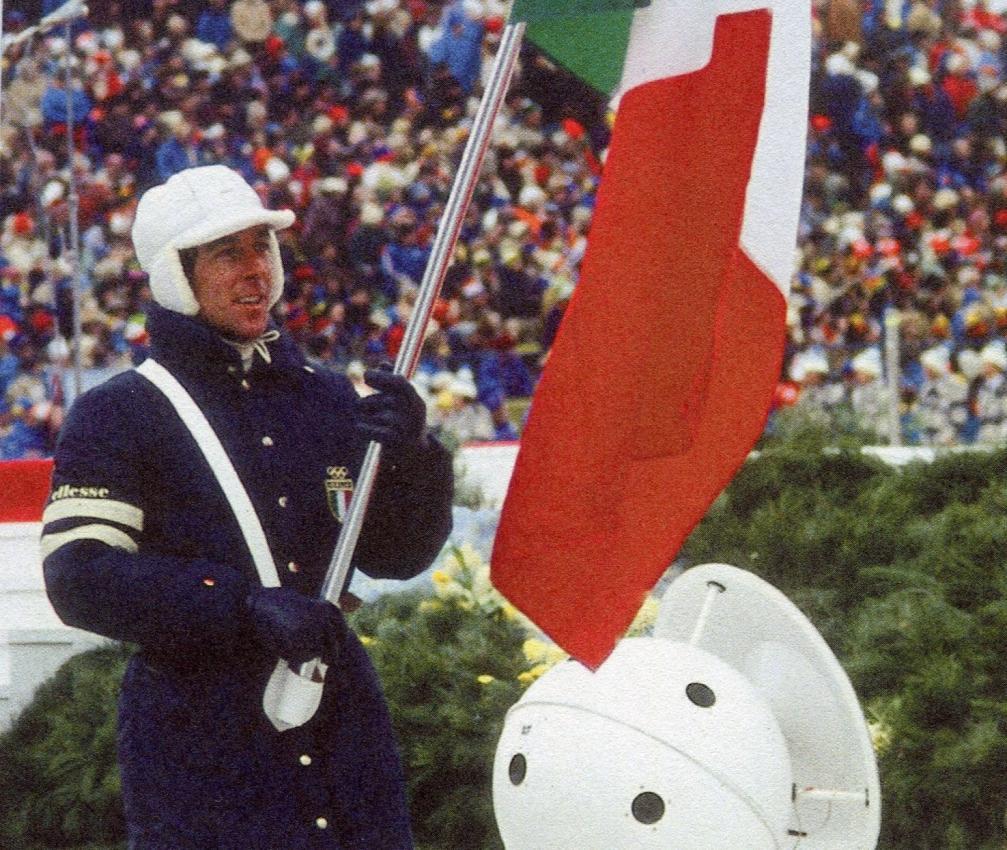 Thöni als Fahnenträger. © Archiv Skispuren
