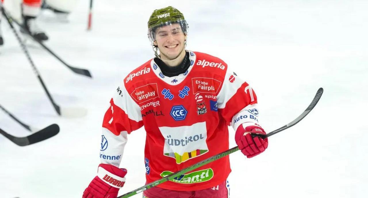 Bozen-Stürmer Pascal Brunner läuft im zweiten Viertelfinale für Meran auf. © hcb