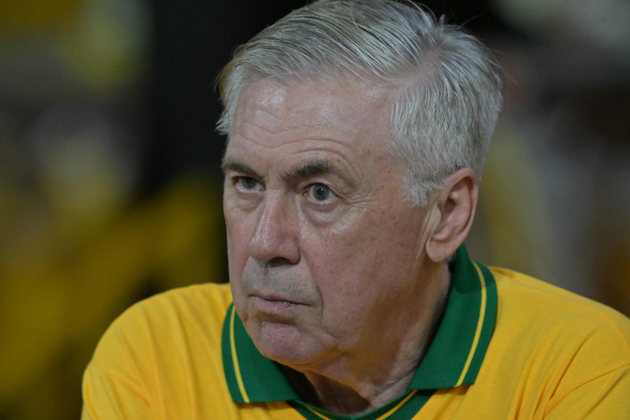 Brasilien-Trainer Carlo Ancelotti hält Neymar eine Tür offen. © APA/afp / NELSON ALMEIDA