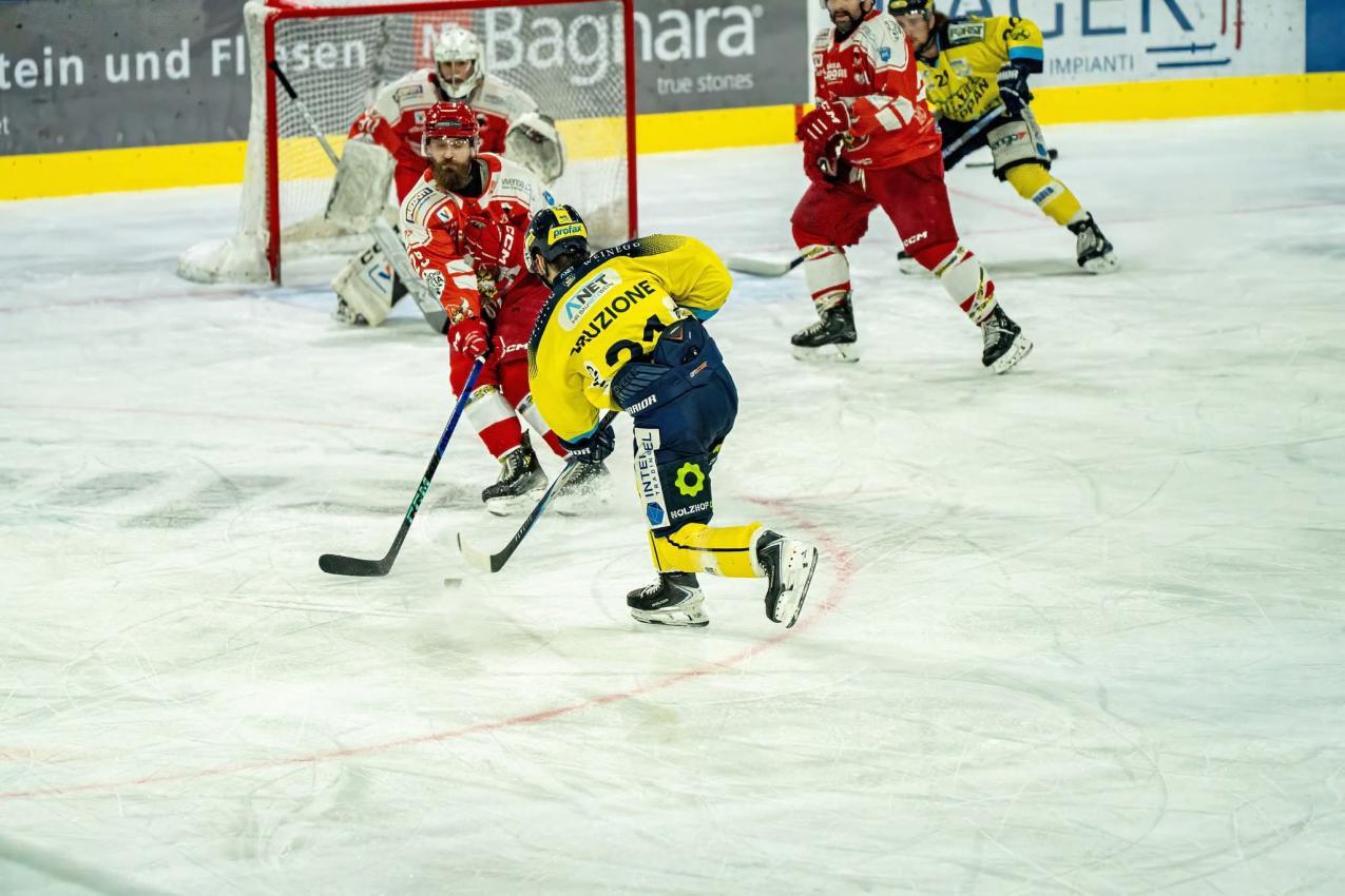 Der HC Eppan im Einsatz gegen Alleghe © social media / Jan Marc Zublasing