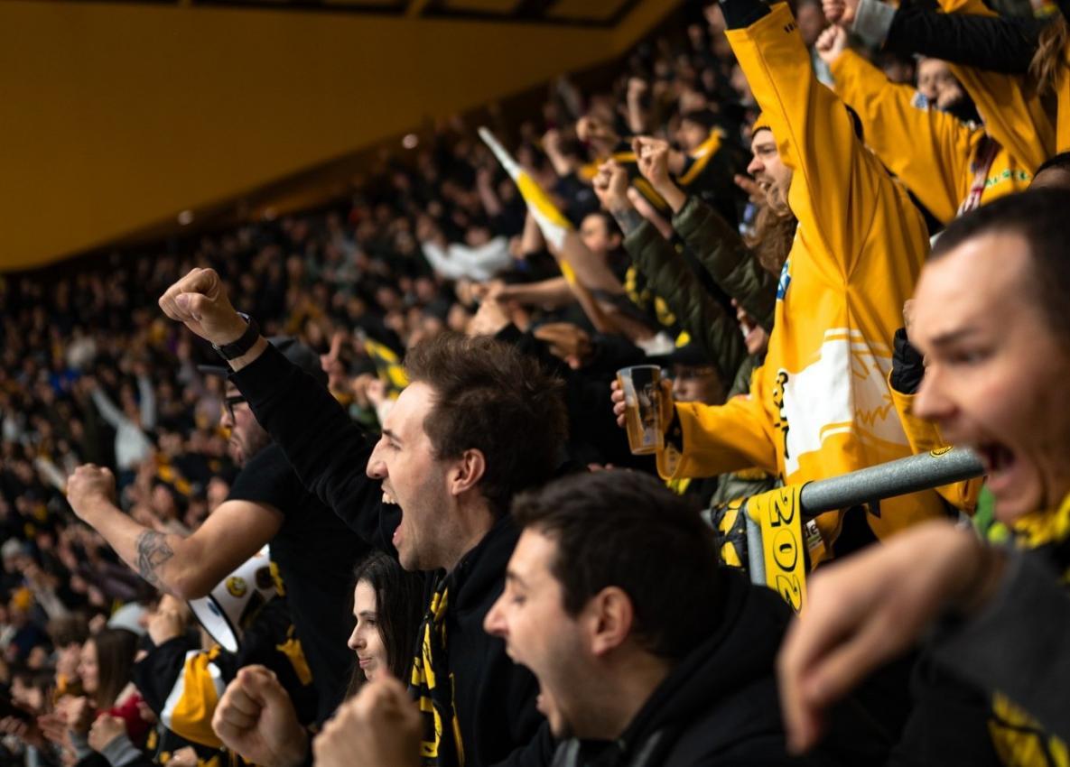 Die Pusterer Fans sind für die Wölfe der siebte Mann. © HCP