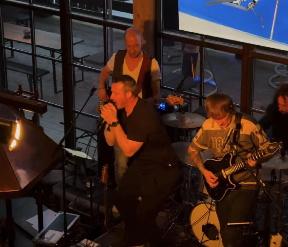 Dominik Paris in seinem Element: Der Ultner ist Sänger in einer Metal-Band – und war auch in Kvitfjell um einen Song nicht verlegen.