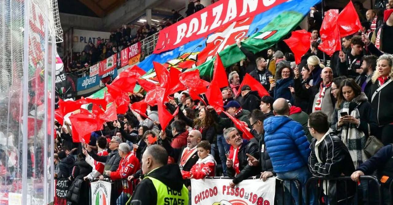 Geht es nach dem Wunsch der Foxes soll die Bozner Arena am Samstag brodeln. © HCB