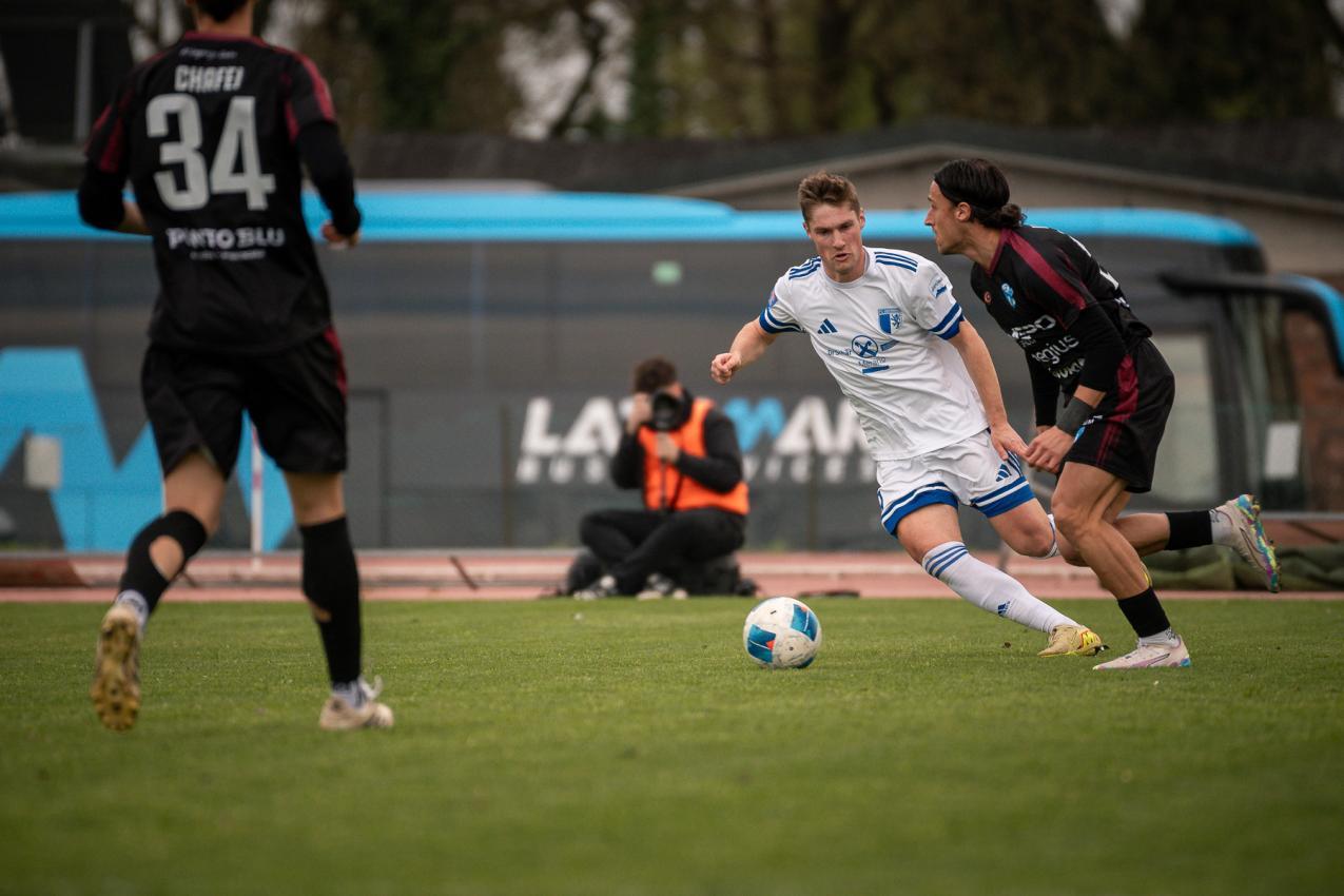 Hielt mit seinen Abwehrkollegen die Null: Alex Demetz, Linksverteidiger der Obermaiser.