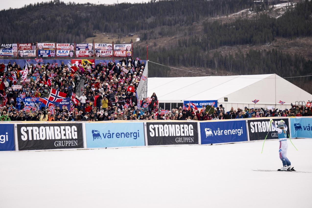 Hier war bei Kajsa Vickhoff Lie noch alles in Ordnung. © ANSA / JEAN-CHRISTOPHE BOTT