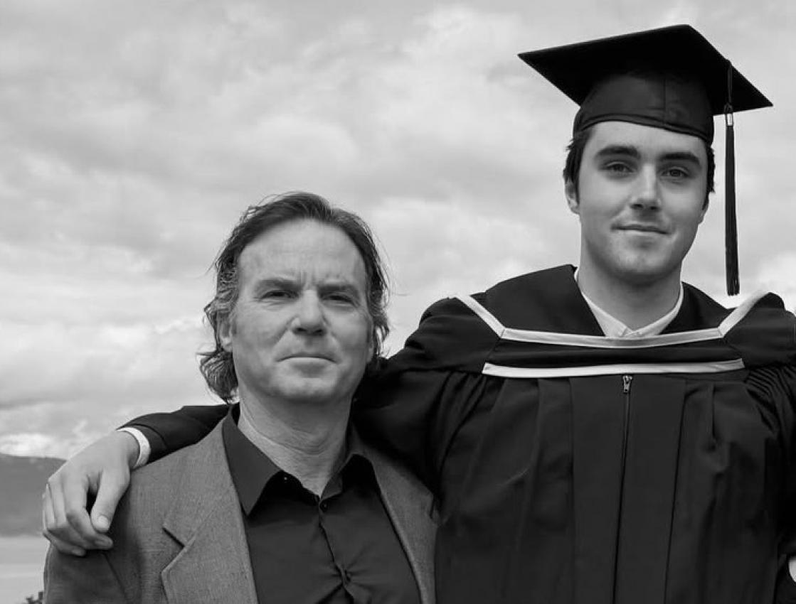 John Smart (links) mit seinem Sohn Kai.