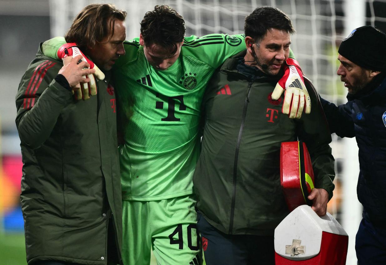 Jonas Urbig musste mit einer Gehirnerschütterung raus. © APA/afp / MARCO BERTORELLO