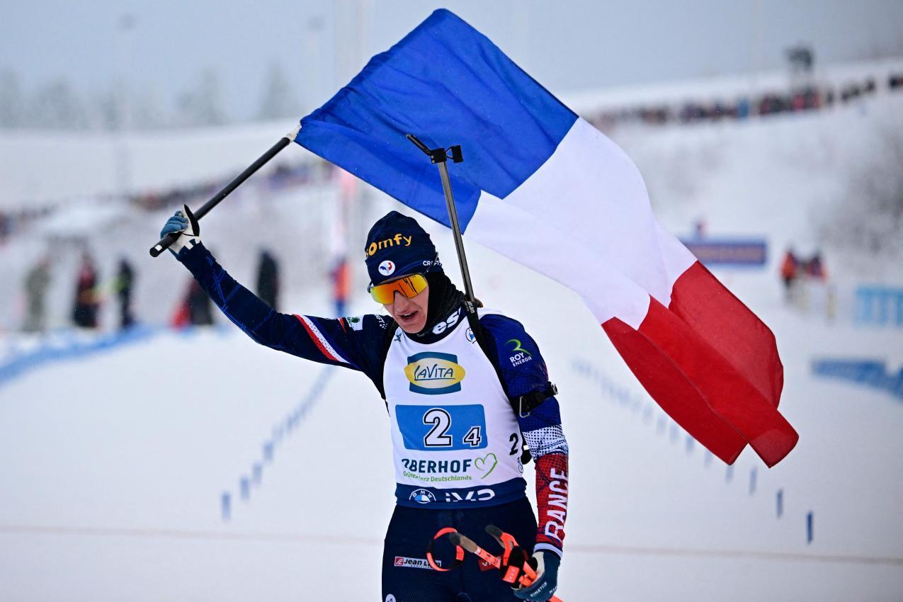 Julia Simon sorgte für den nächsten französischen Sieg. © APA/afp / TOBIAS SCHWARZ