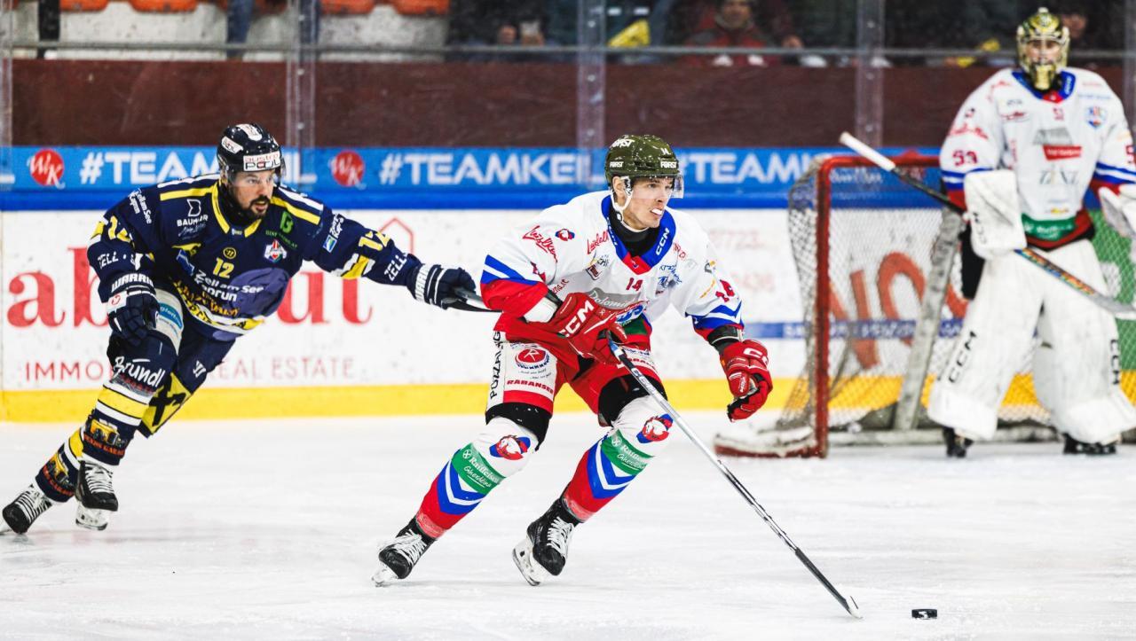 Lange Zeit hielt die Grödner Defensive um Dmitry Vozovik (Mitte) und Goalie Claes Endre (r.) dicht. © EKZ/Radlwimmer