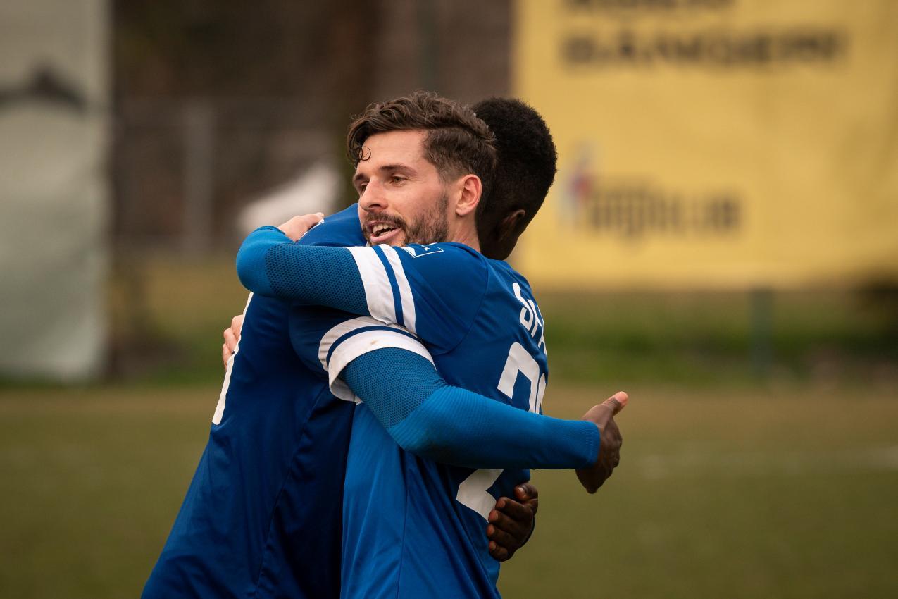 Nikolas Spalek mit Mamdou Ngom, der ebenfalls im Winter zum FCO gekommen ist.