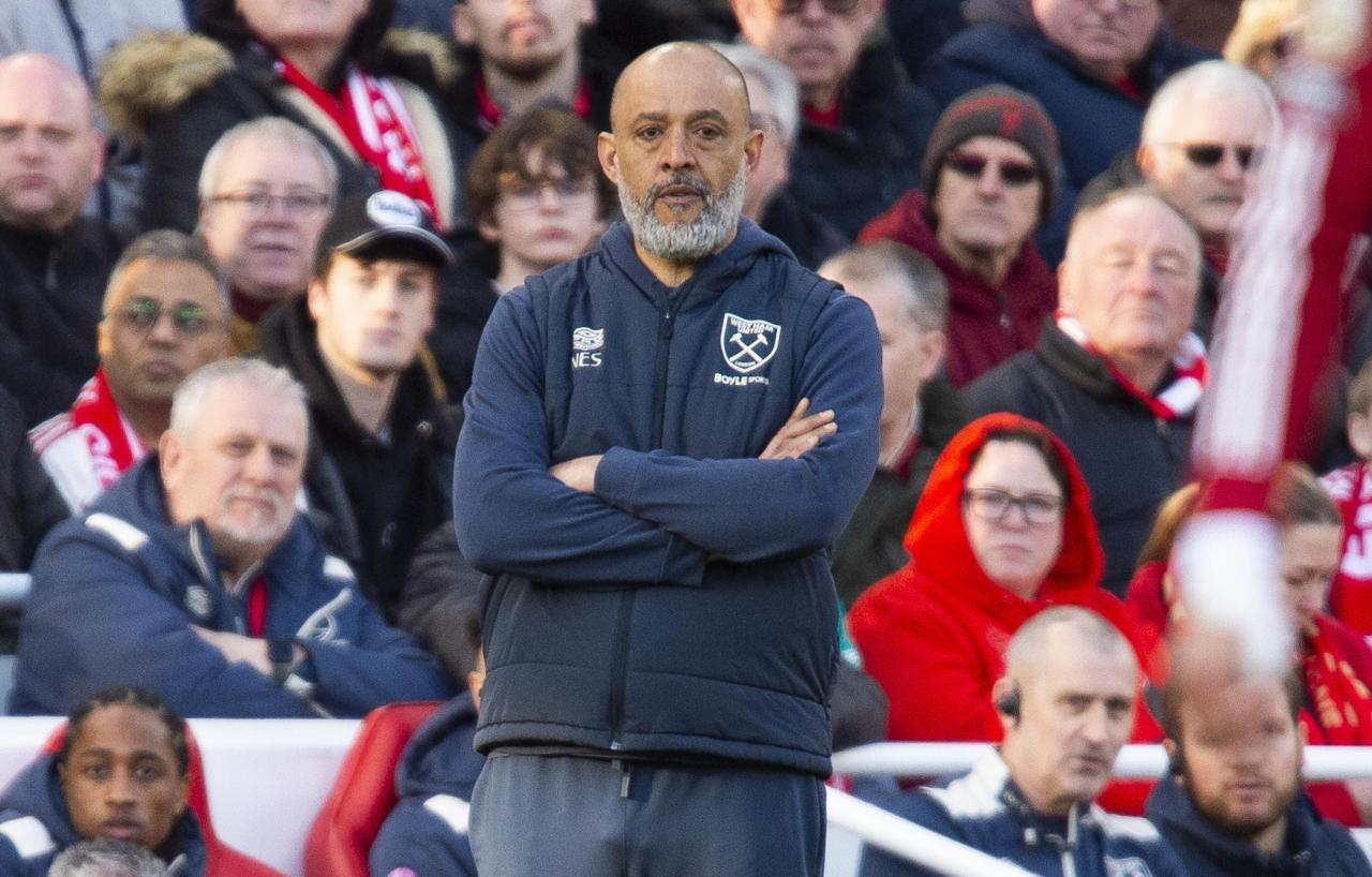 Nuno Espírito Santo hält viel von seinem Spieler. © ANSA / PETER POWELL