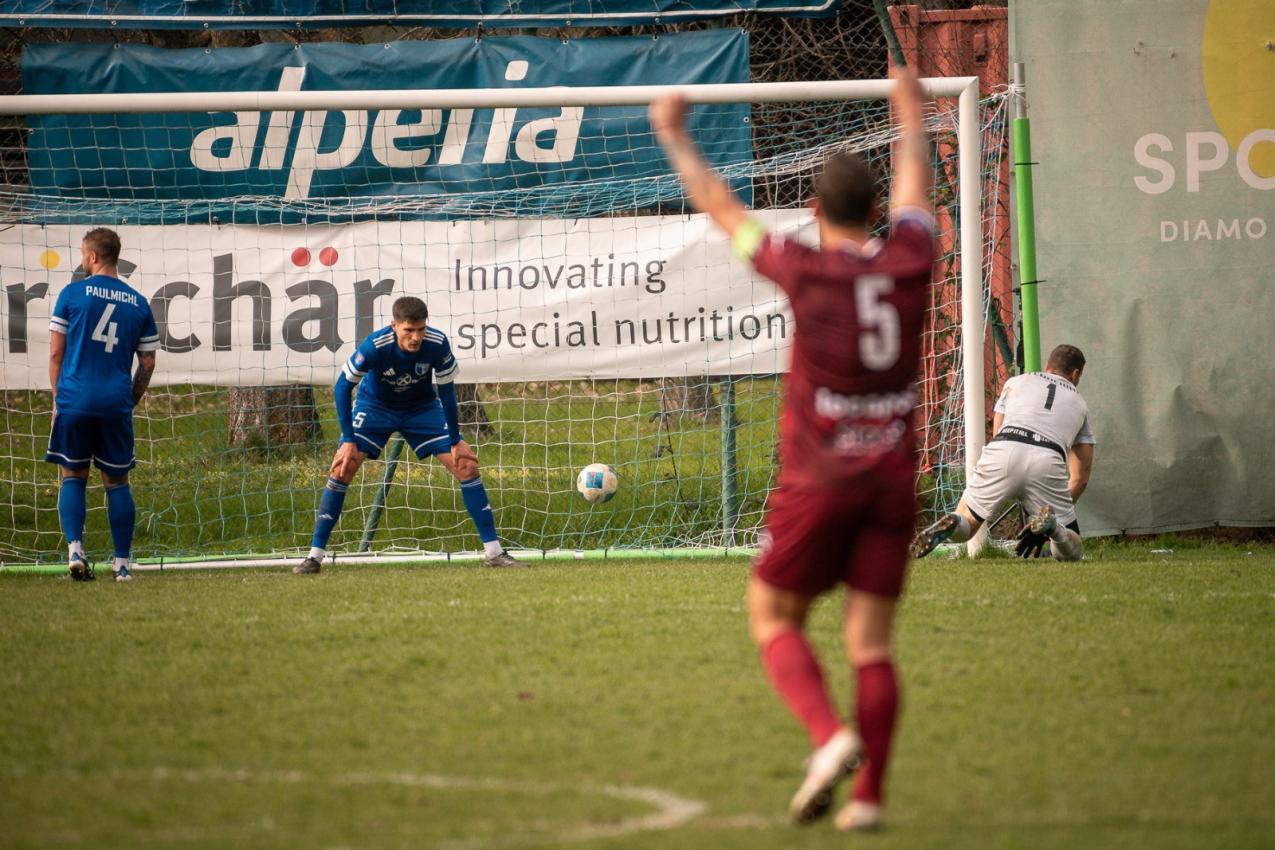 Obermais kassierte zwei Treffer. © P. Schwienbacher