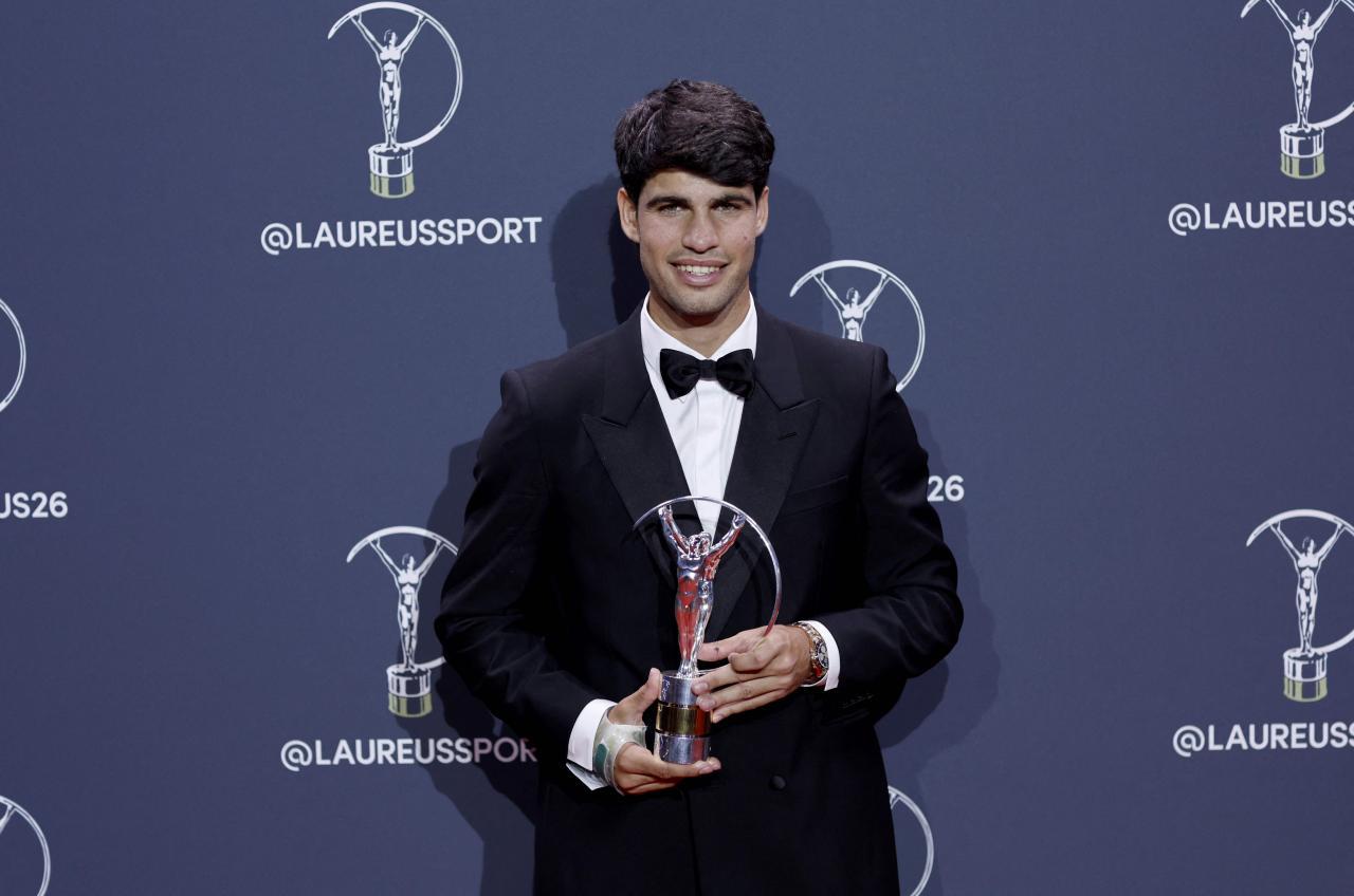 Carlos Alcaraz wurde zum Sportler des Jahres gekürt. © APA/afp / OSCAR DEL POZO
