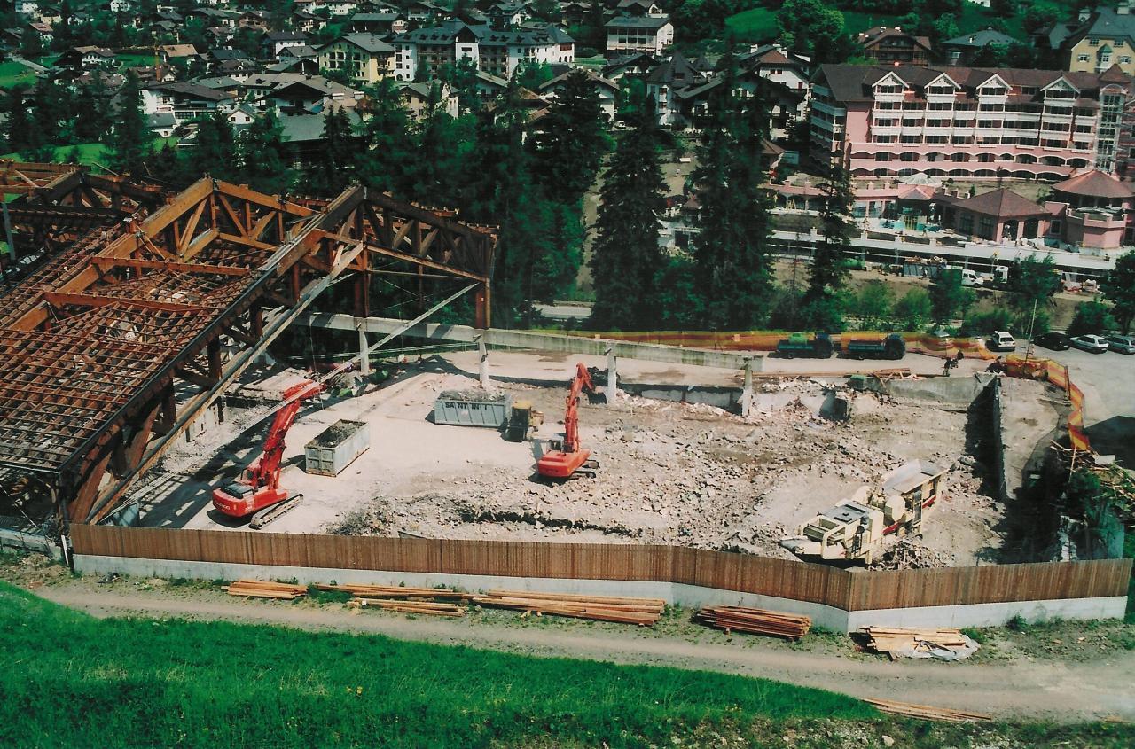Das Stadion in St. Ulrich wurde völlig zerstört. © sch