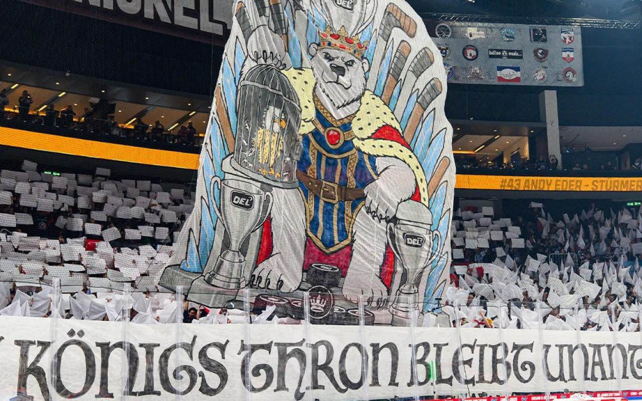 Die Eisbären-Fans heizten die Stimmung ein. © Social Media / DEL