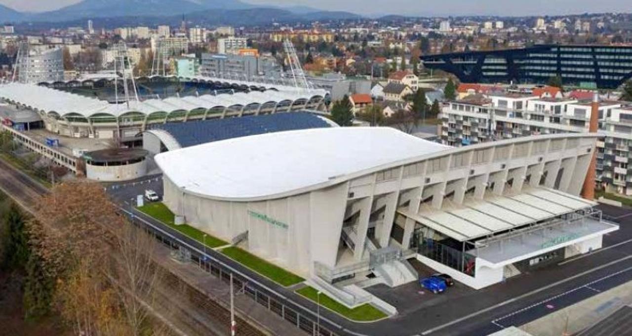 Die Grazer Eisarena liegt in unmittelbarer Nachbarschaft zum Stadion der Fußballvereine Sturm und GAK.