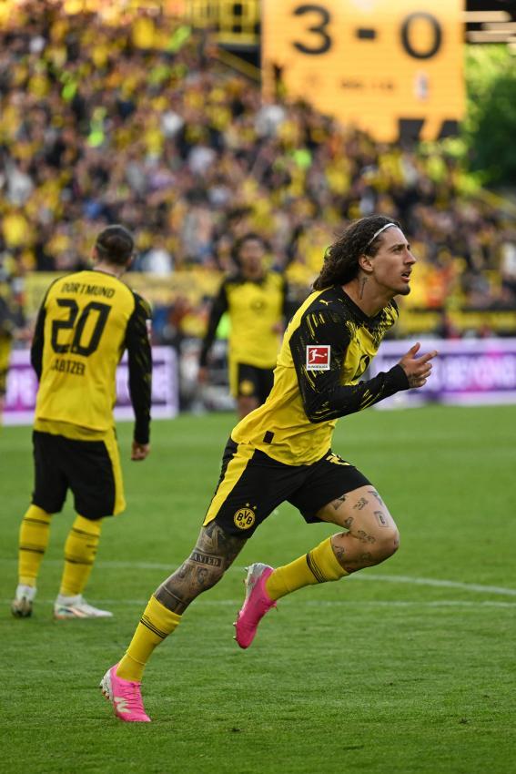 Fabio SIlva dreht nach seinem Treffer zum 4:0 jubelnd ab. © APA/afp / INA FASSBENDER