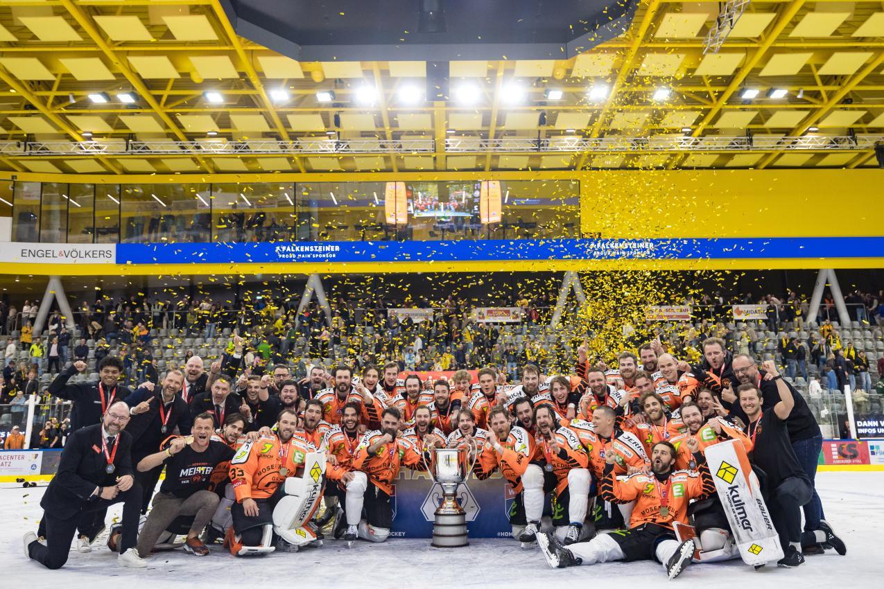 Graz feiert in der Intercable Arena: Die Steirer sind Meister. © APA / EXPA/ JOHANN GRODER