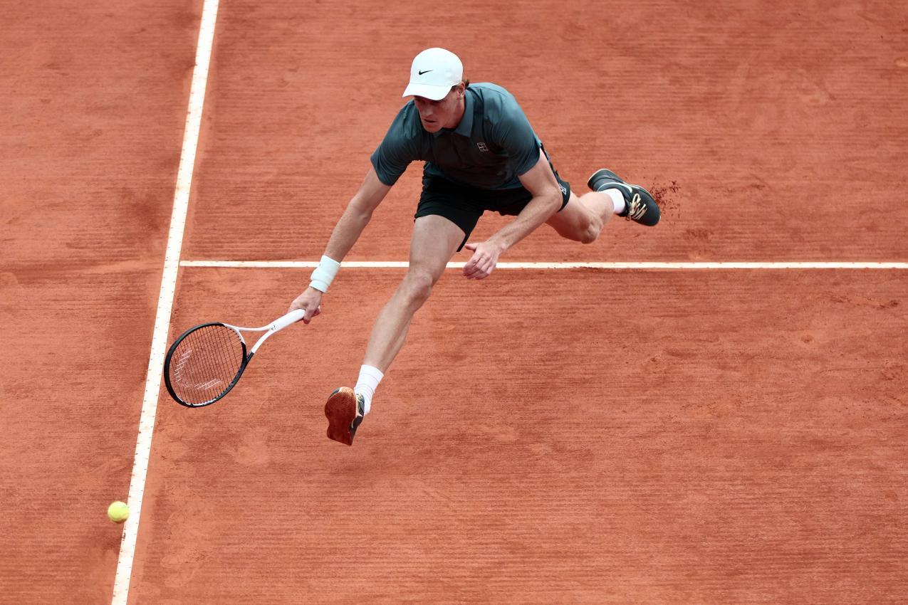 Jannik Sinner war am Samstag nicht zu schlagen. © APA/afp / THIBAUD MORITZ