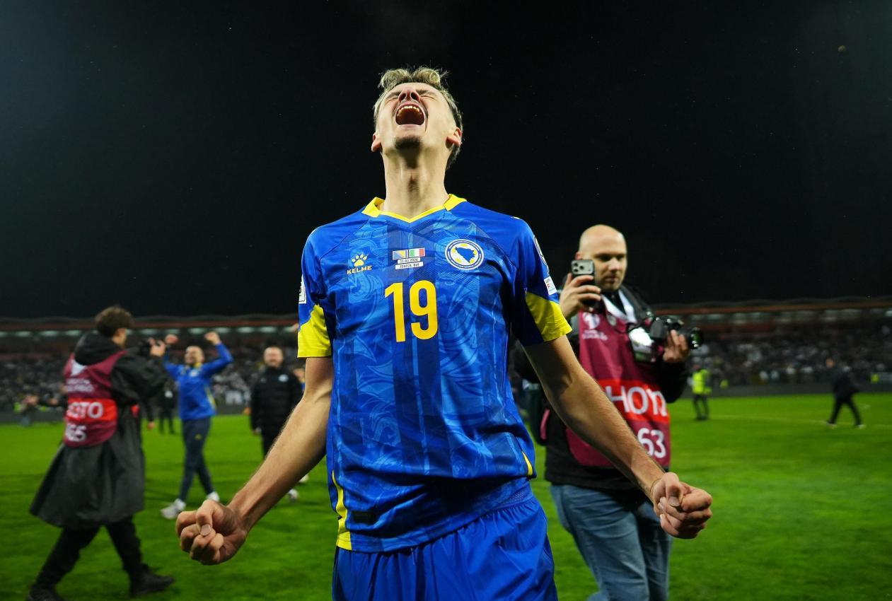 Kerim Alajbegovic und seine Bosnier fahren zur Weltmeisterschaft. © ANSA / NIDAL SALJIC