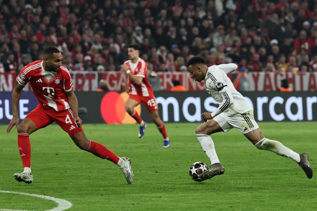 Kylian Mbappe brachte die Bayern-Defensive ins Schwitzen. © ANSA / RONALD WITTEK