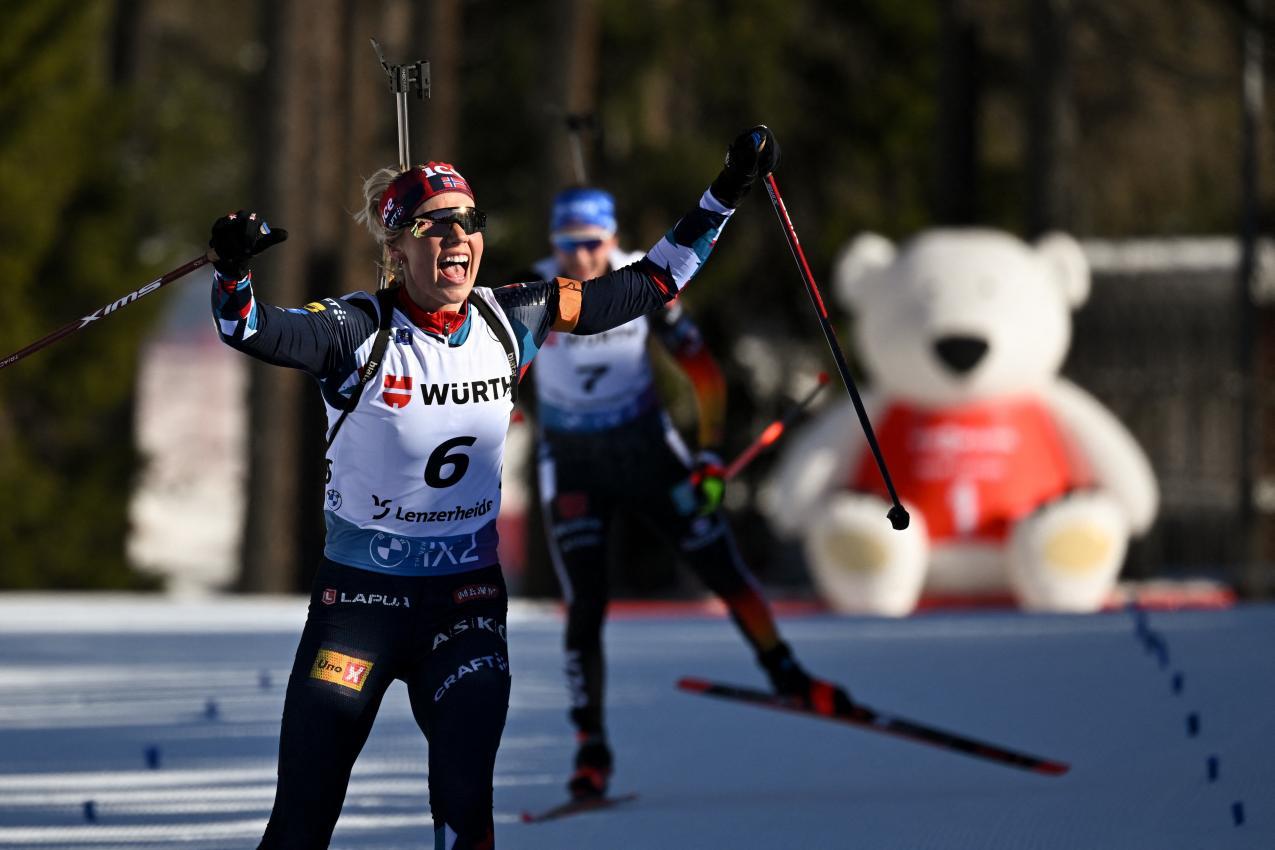 Marit Ishol Skogan holte im Dezember 2023 einen dritten Platz im Weltcup. © AFP / FABRICE COFFRINI