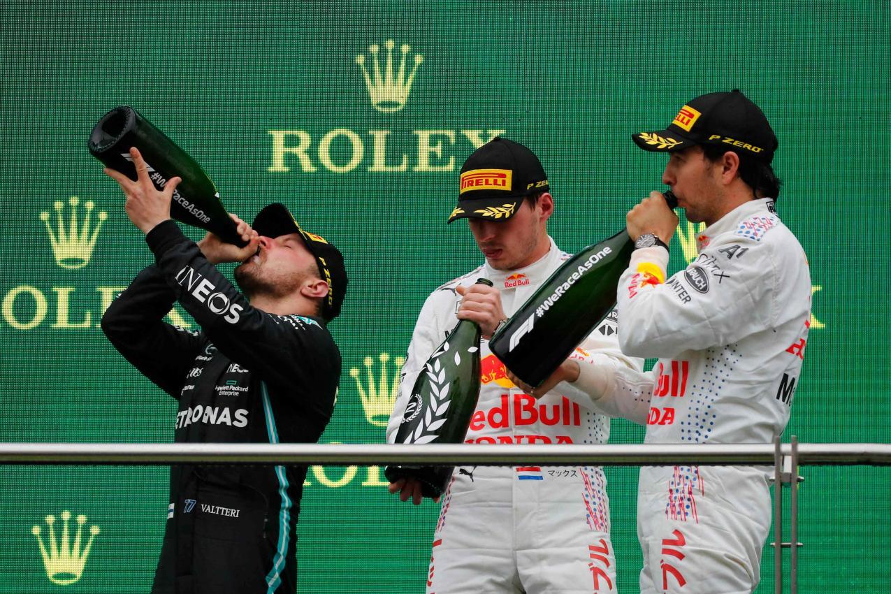 Valtteri Bottas (l.) gewann den letzten Türkei-GP. © APA/afp / UMIT BEKTAS