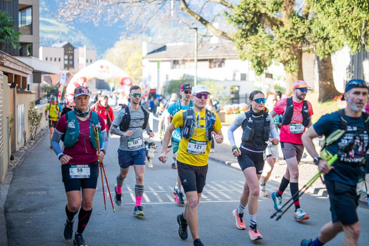 Zahlreiche Teilnehmer aus nah und fern sind dabei.