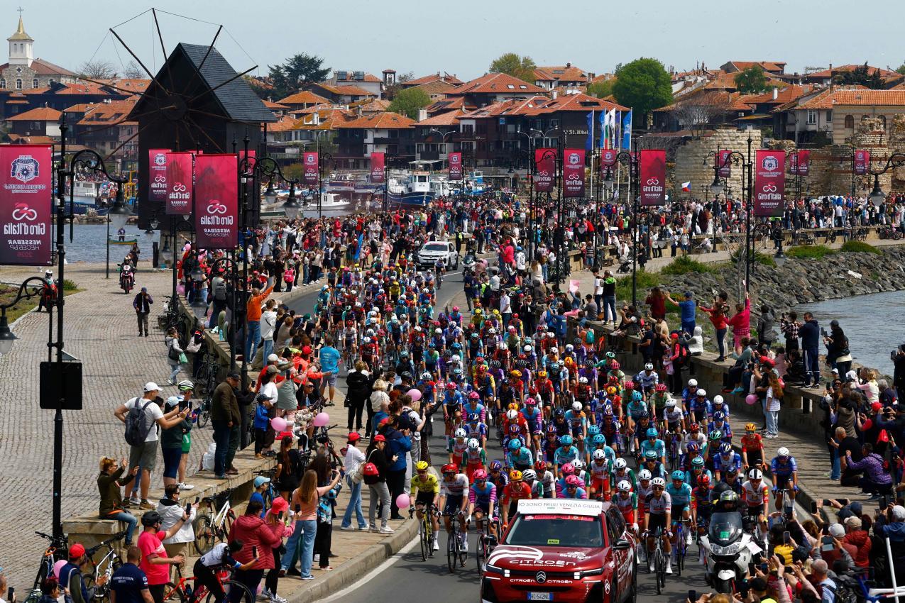 Der Giro d'Italia startete erstmals in Bulgarien. © APA/afp / LUCA BETTINI