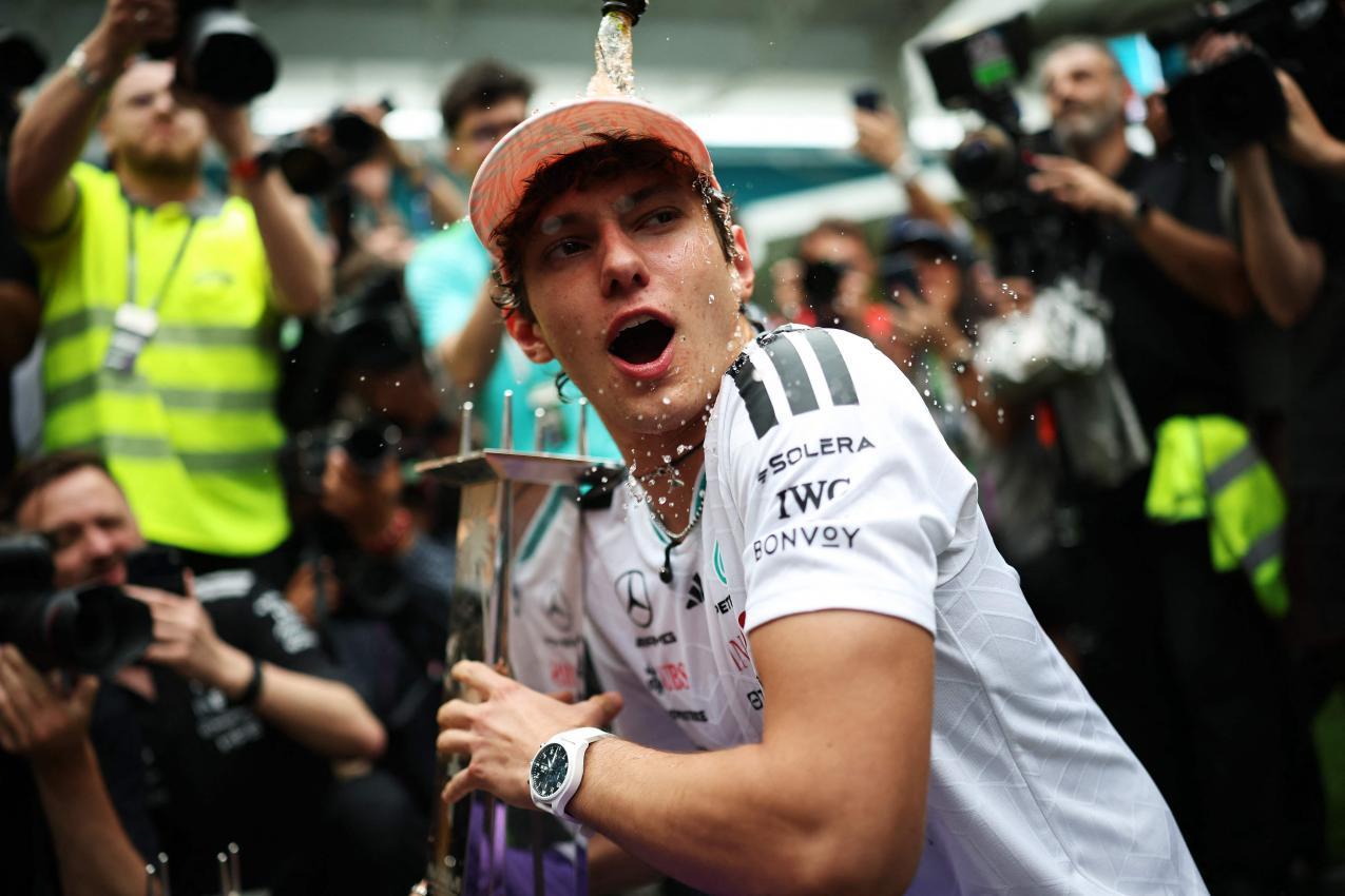 Der Mann der Stunde: Kimi Antonelli © APA / CHRIS GRAYTHEN