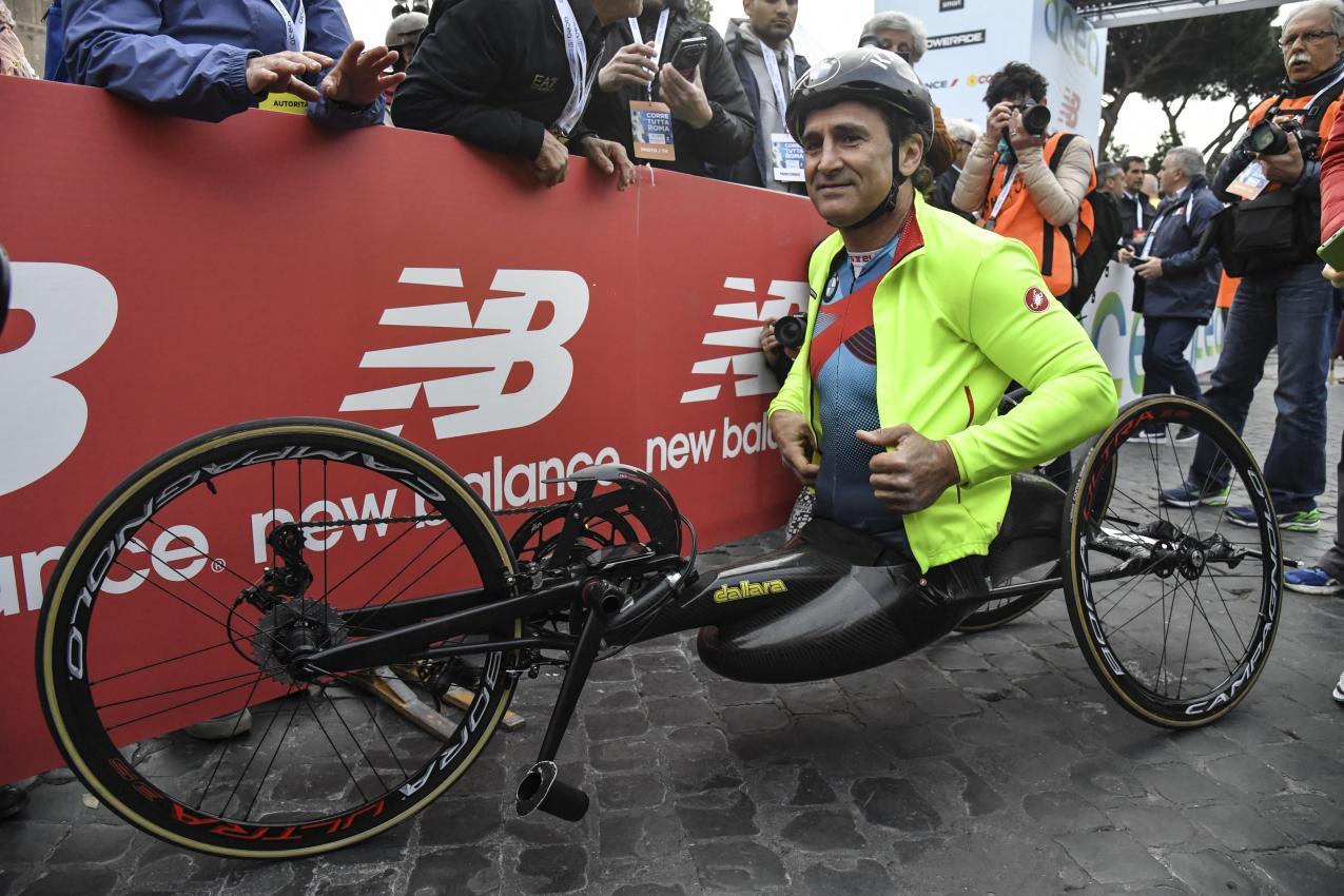 Ein Vorbild für viele: Alex Zanardi © AFP / ANDREAS SOLARO
