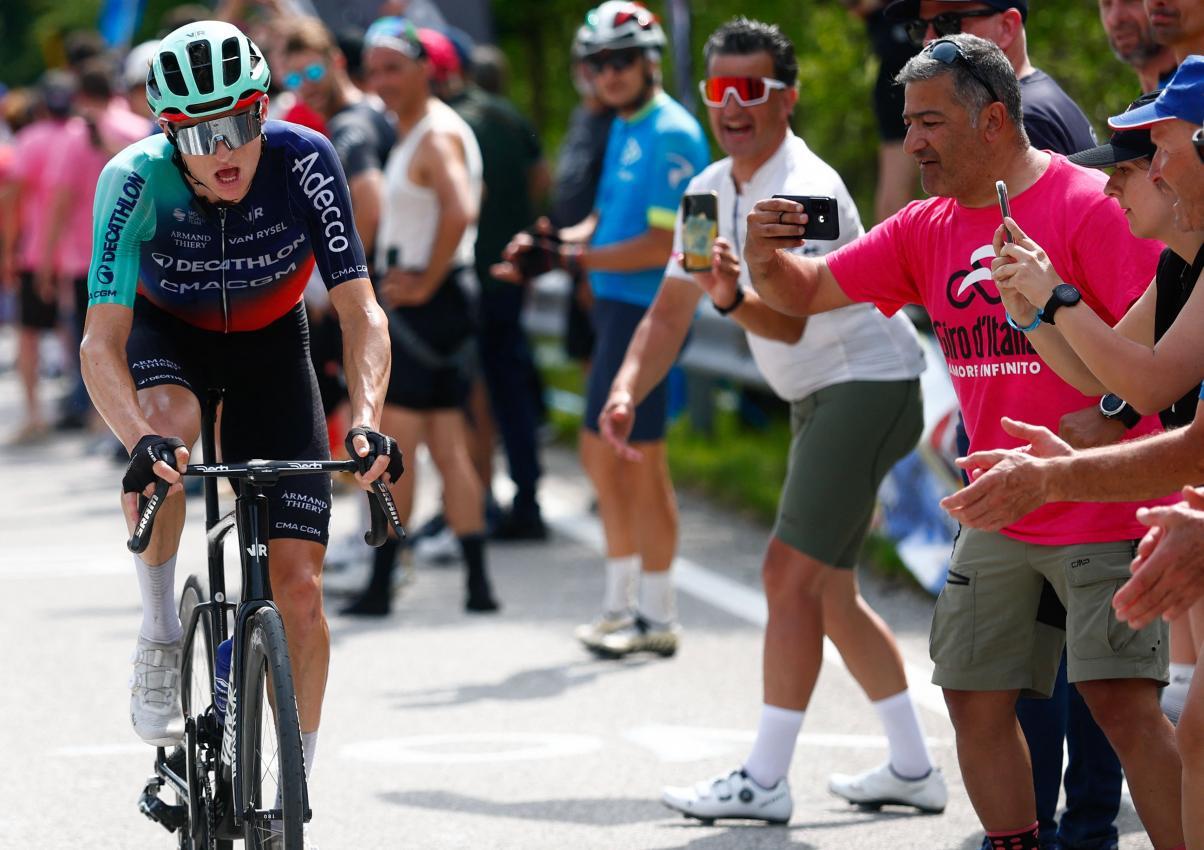 Felix Gall aus Österreich ist Vingegaards ärgster Verfolger. © APA/afp / LUCA BETTINI