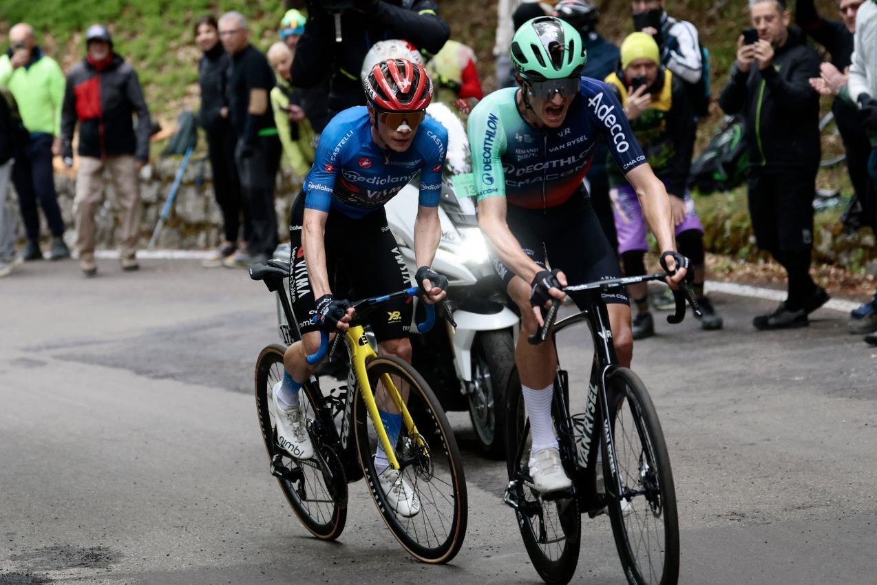 Jonas Vingegaard (links) und Felix Gall (rechts) sorgten bisher für Furore. © APA/afp / LUCA BETTINI