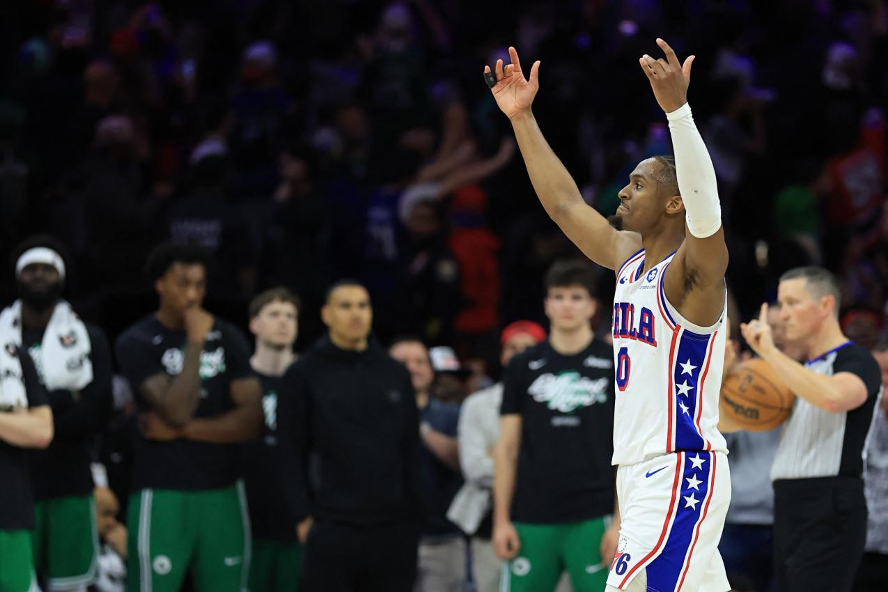 Jubel bei Tyrese Maxey und den 76ers. © APA / ELSA