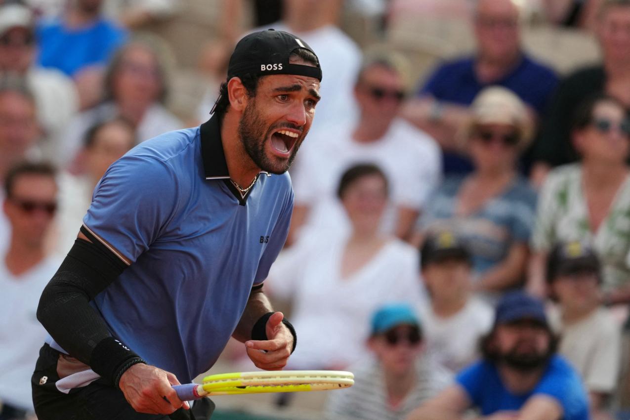 Matteo Berrettini zog ins Achtelfinale ein. © APA/afp / DIMITAR DILKOFF
