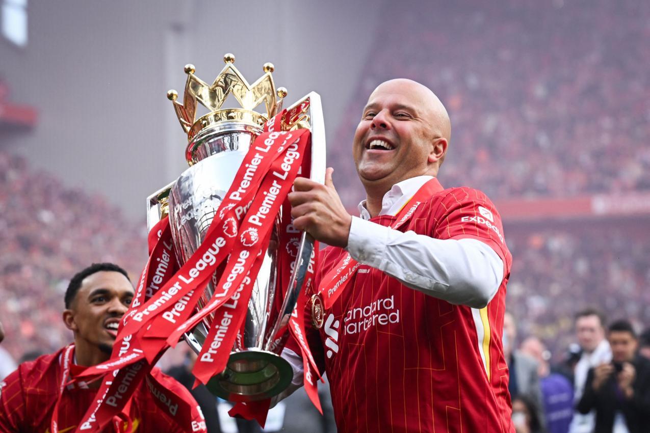 Mit dem FC Liverpool krönte sich Arne Slot vor einem Jahr noch zum Meister. © APA/afp / PAUL ELLIS