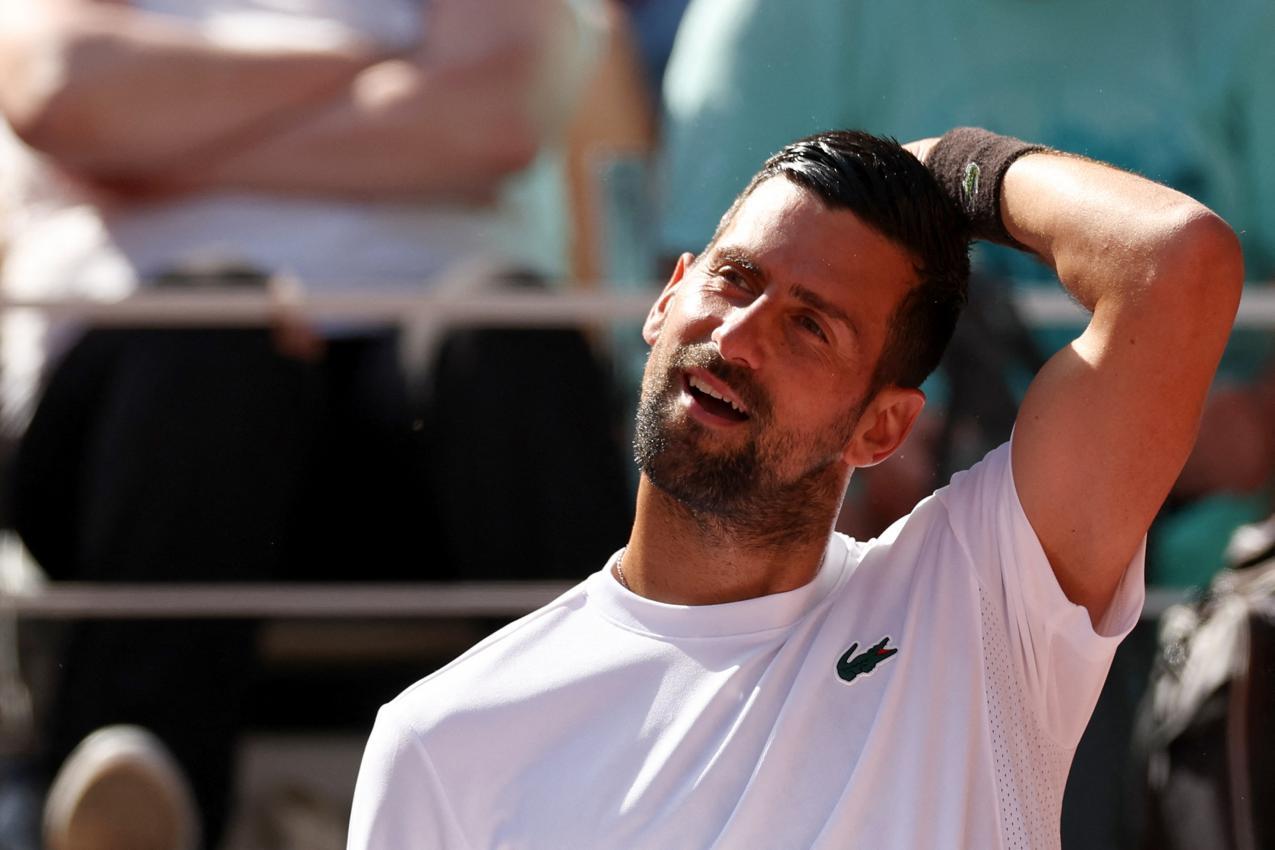 Novak Djokovic startet am Abend sein nächstes Roland-Garros-Abenteuer. © APA/afp / ALAIN JOCARD