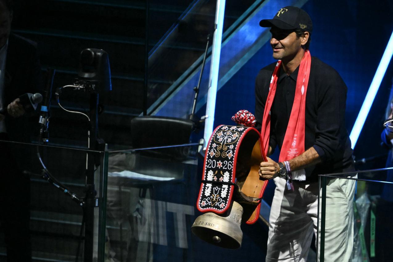 Roger Federer heizte die Stimmung ein. © APA/afp / SEBASTIEN BOZON