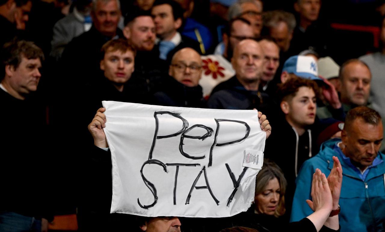 Viele Fans möchten offenbar nicht, dass der Katalane den Club verlässt. © ANSA / DANIEL HAMBURY