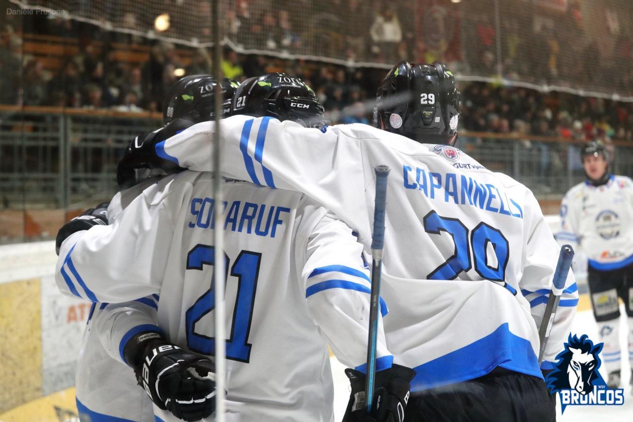 Adam Capanelli (rechts) war Topscorer der AlpsHL-Saison 2024/25. © Daniele Frusone